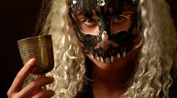 Tarot Encyclopedia – The Queen of Cups