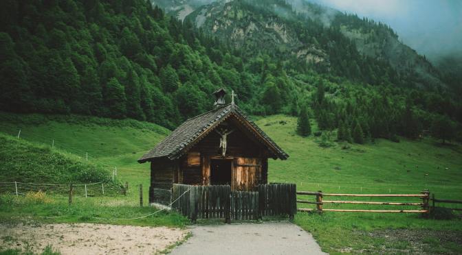 The Home – A Deep Dive Into Cartomancy