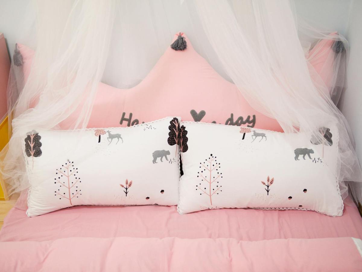 The Bed – A Deep Dive Into Cartomancy